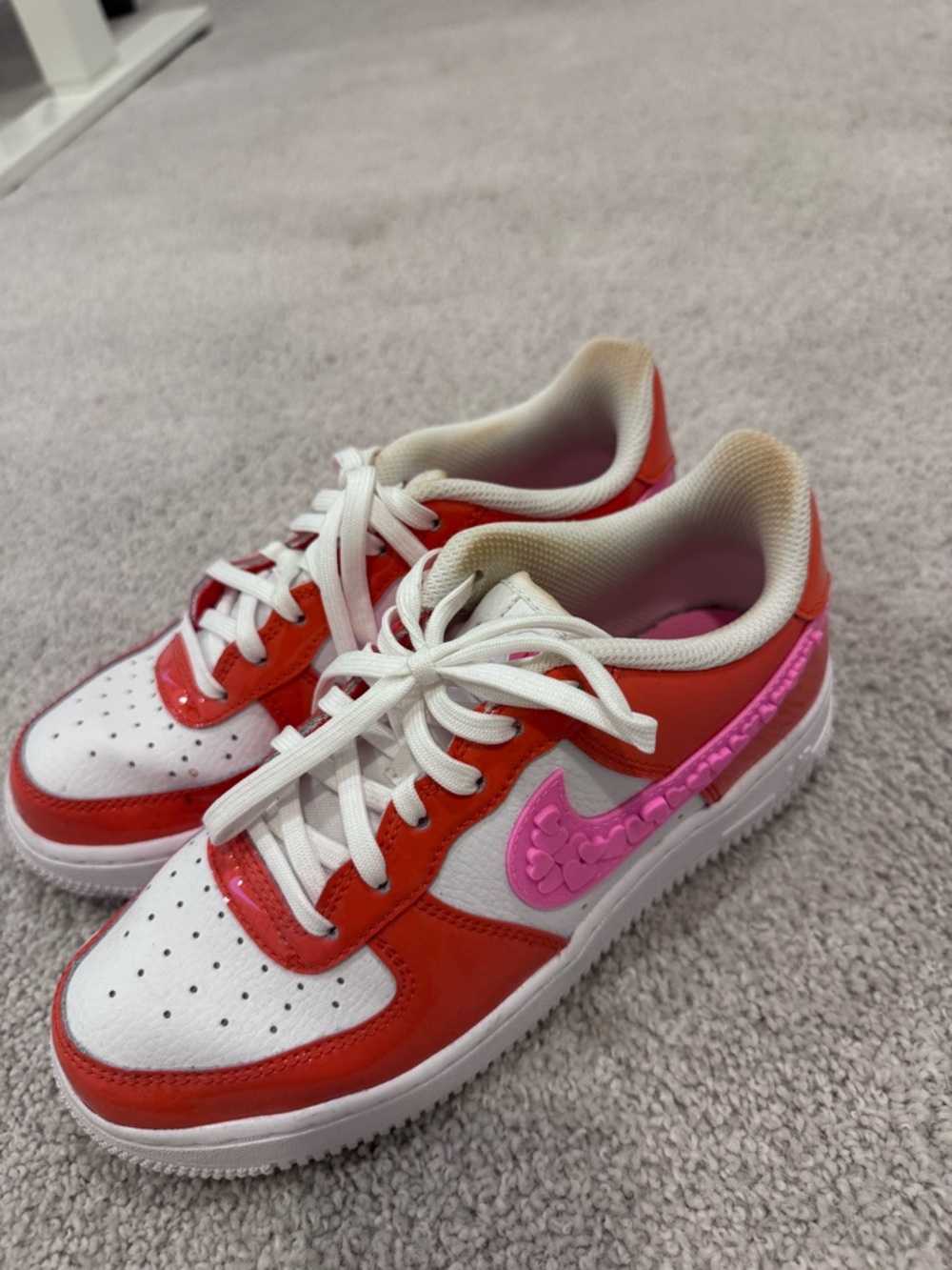 Nike Kids Red and Pink Low-Top Sneakers
